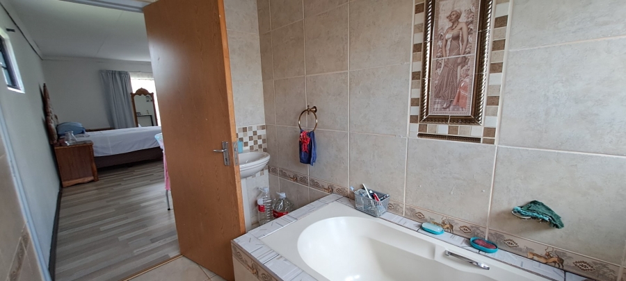 3 Bedroom Property for Sale in Bakenpark Free State